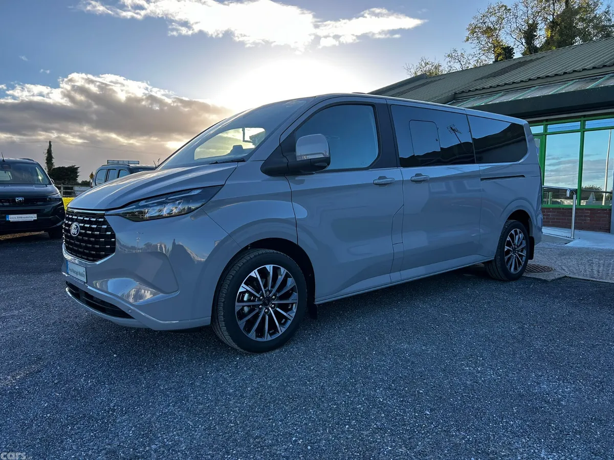 Ford Tourneo Custom MPV, Petrol Plug-in Hybrid, 2027, Grey