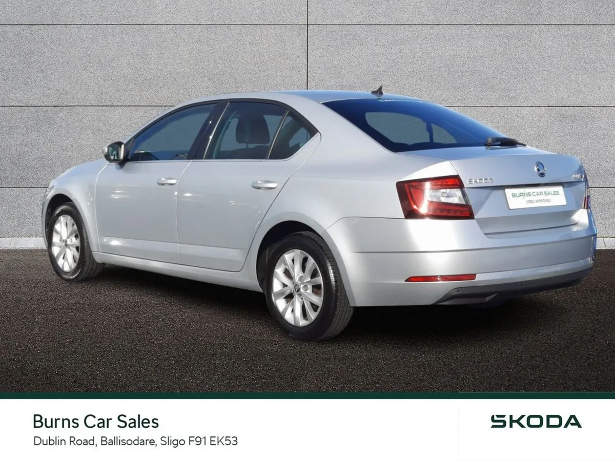 Skoda Octavia Saloon, Petrol, 2020, Grey