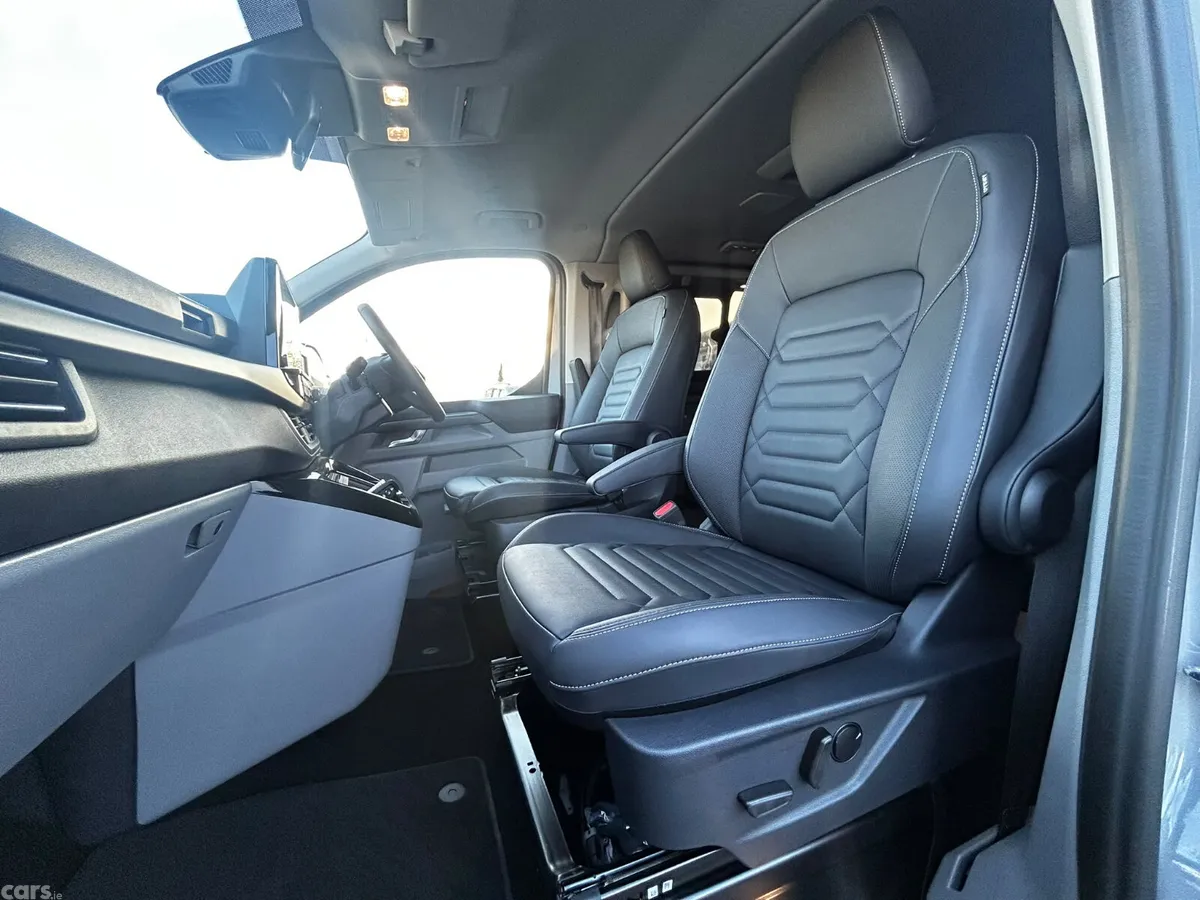 Ford Tourneo Custom MPV, Petrol Plug-in Hybrid, 2027, Grey