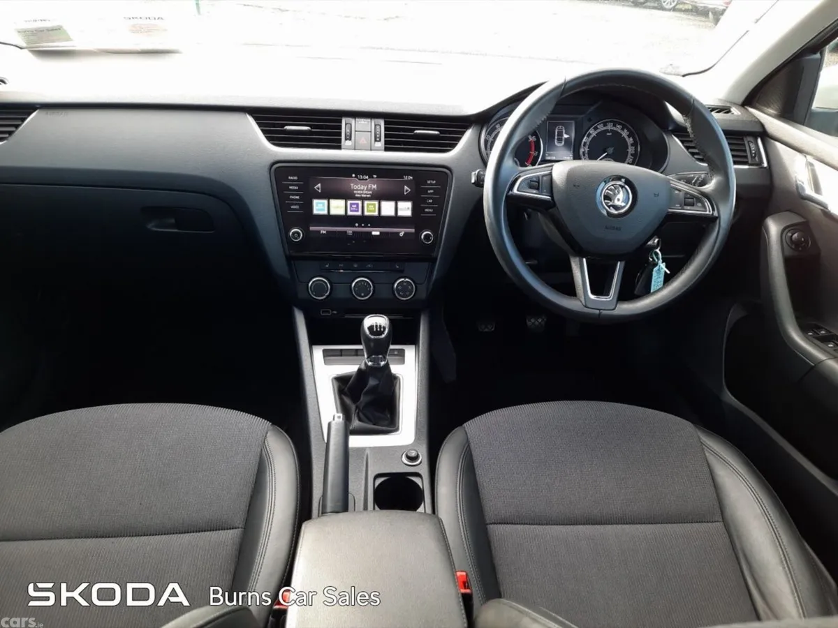 Skoda Octavia Saloon, Petrol, 2020, Grey