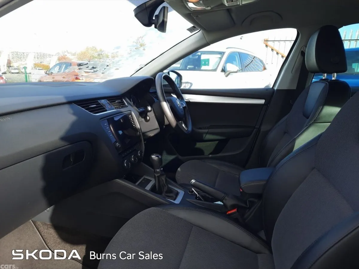 Skoda Octavia Saloon, Petrol, 2020, Grey