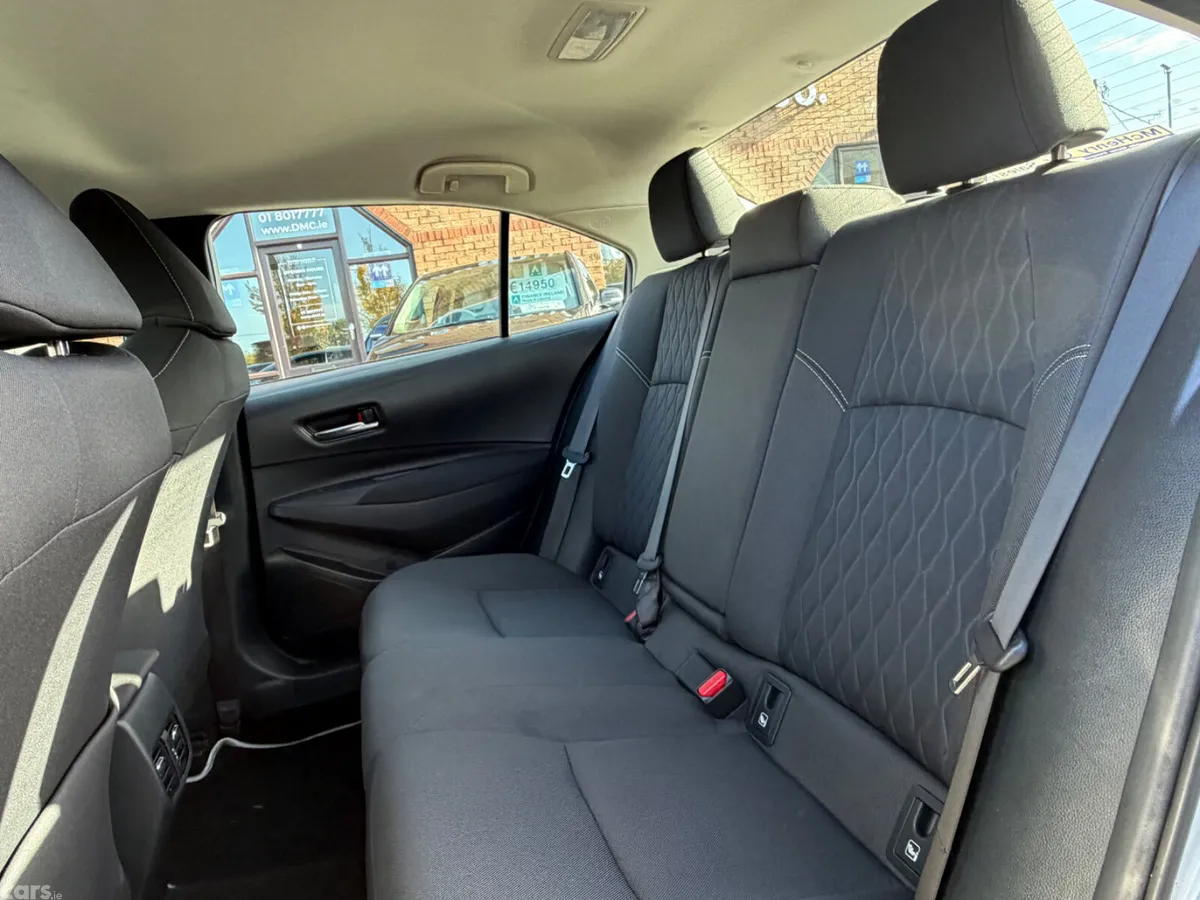 Toyota Corolla Saloon, Petrol Hybrid, 2022, Grey
