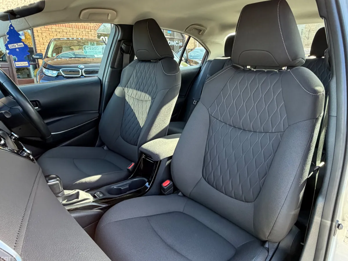 Toyota Corolla Saloon, Petrol Hybrid, 2022, Grey