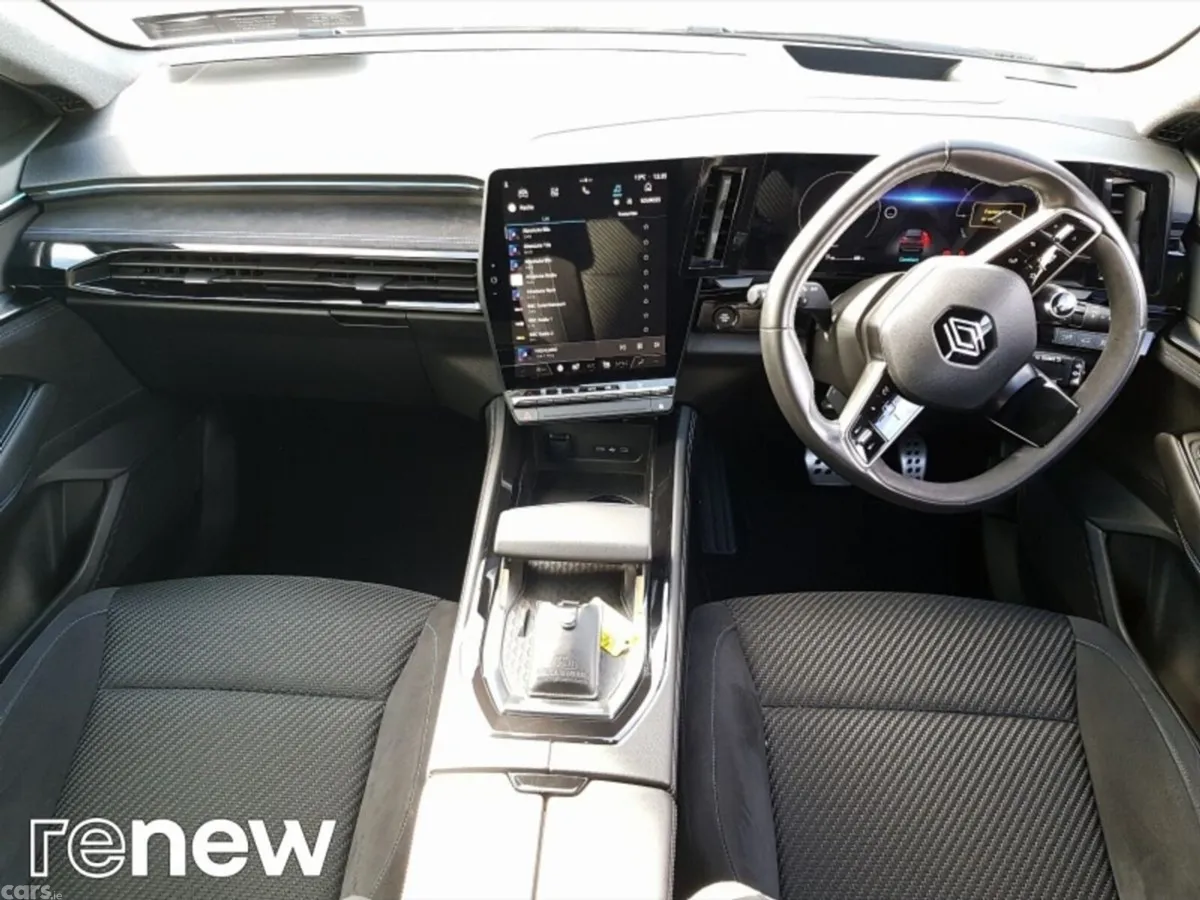 Renault Austral SUV, Petrol Hybrid, 2023, White