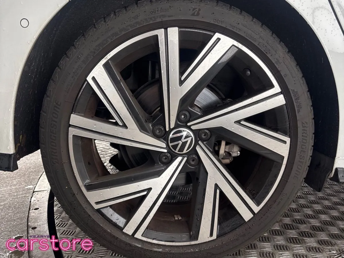 Volkswagen Golf Hatchback, Petrol, 2023, White