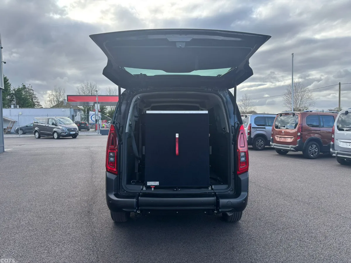 Citroen Berlingo MPV, Diesel, 2027, Grey