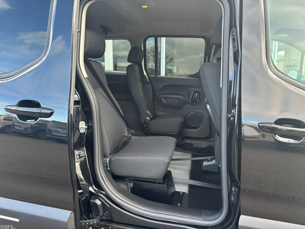 Citroen Berlingo MPV, Diesel, 2027, Grey