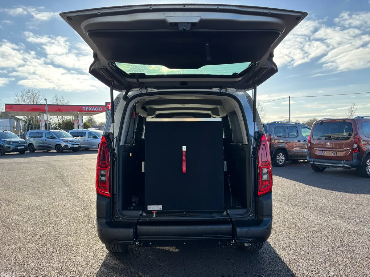 Citroen Berlingo MPV, Diesel, 2027, Grey
