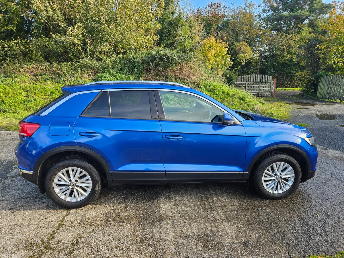 Volkswagen T-Roc SUV, Diesel, 2018, Blue
