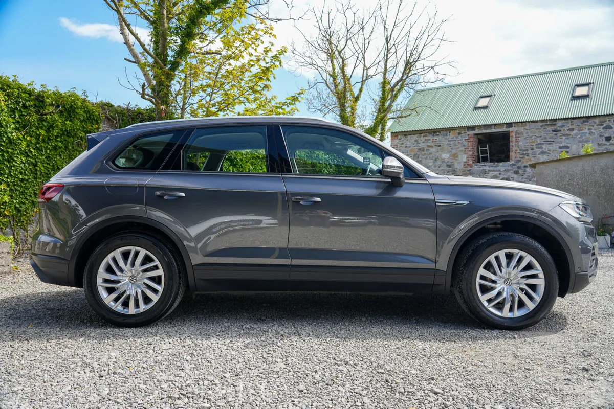 Volkswagen Touareg SUV, Diesel, 2020, Grey