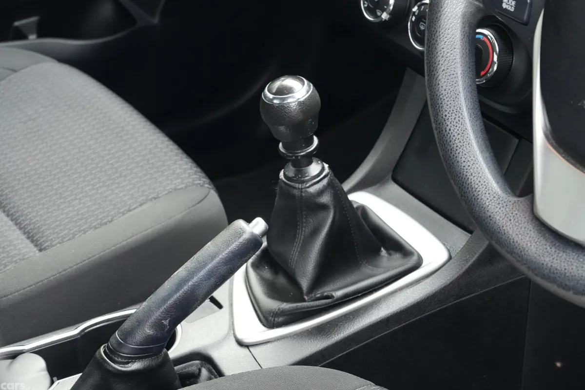 Toyota Corolla Saloon, Petrol, 2015, Silver