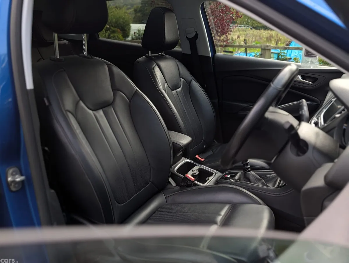 Opel Crossland X SUV, Diesel, 2018, Blue
