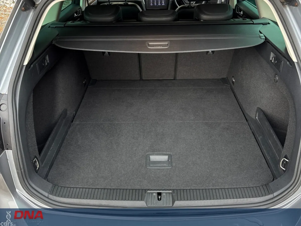Volkswagen Passat Estate, Diesel, 2018, Silver