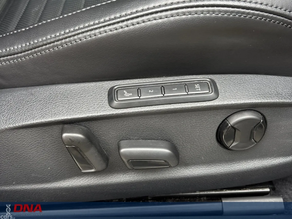 Volkswagen Passat Estate, Diesel, 2018, Silver