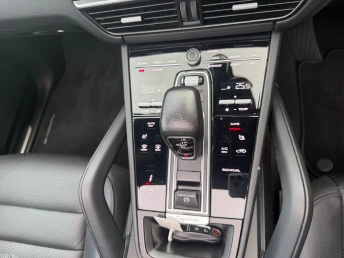 Porsche Cayenne SUV, Petrol Plug-in Hybrid, 2023, Grey