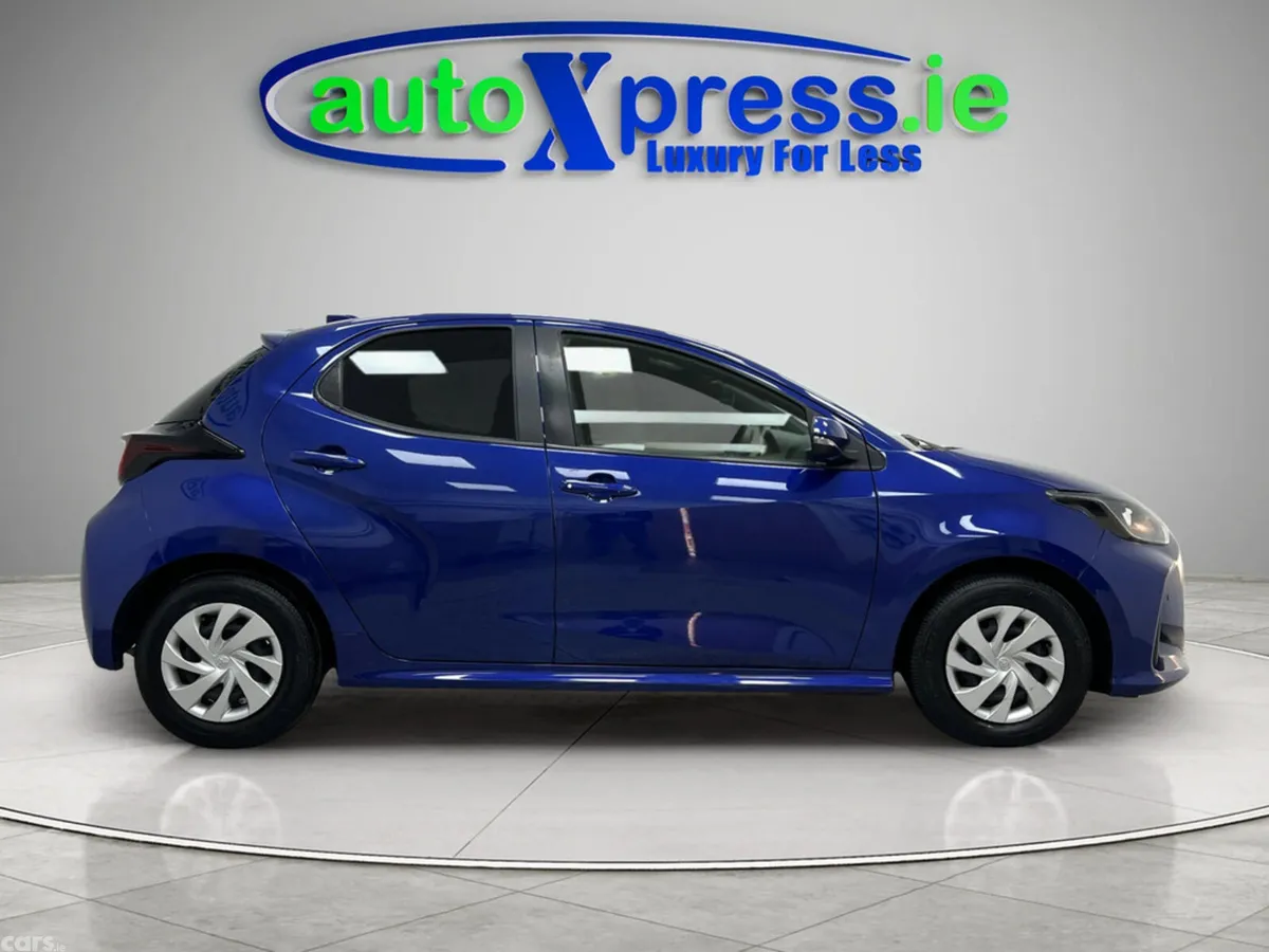 Toyota Yaris Hatchback, Petrol Hybrid, 2021, Blue
