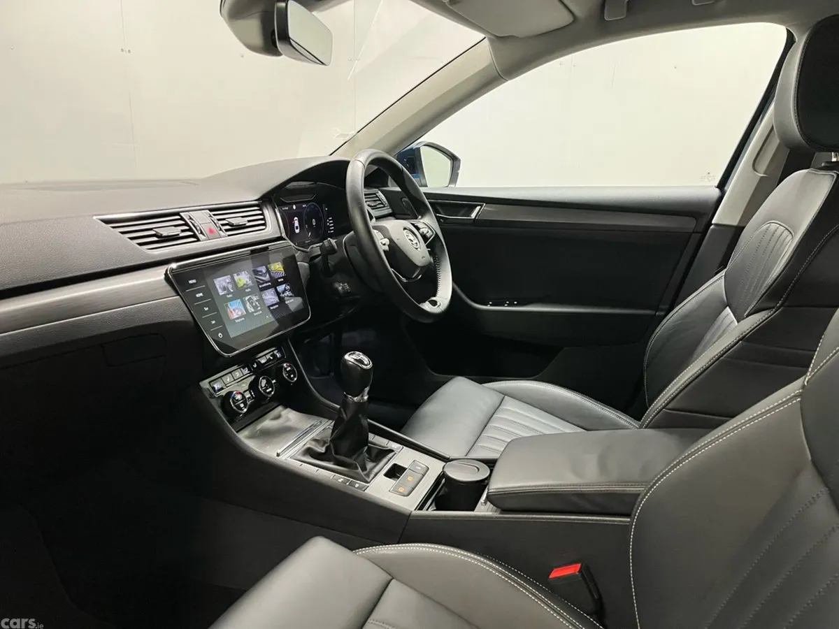 Skoda Superb Saloon, Diesel, 2023, Blue