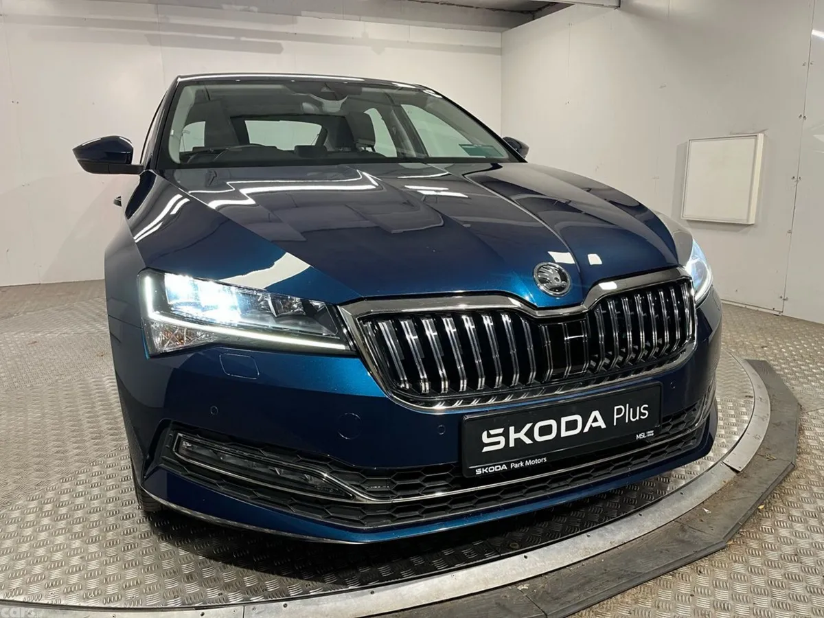 Skoda Superb Saloon, Diesel, 2023, Blue