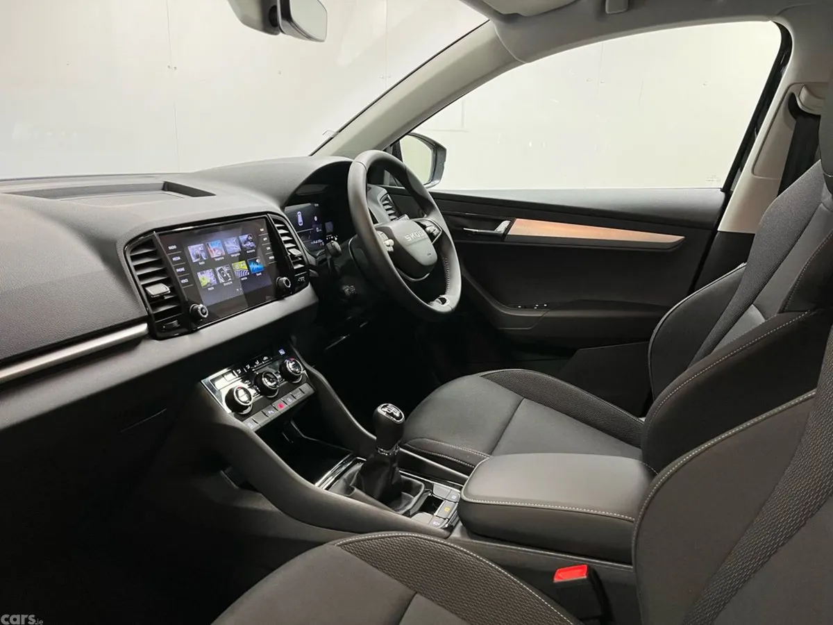 Skoda Karoq SUV, Petrol, 2026, Black
