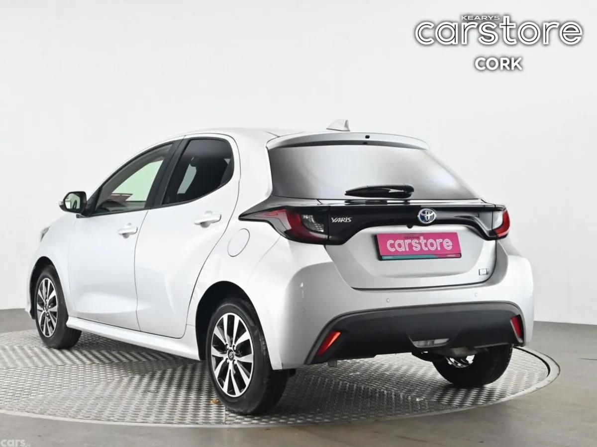 Toyota Yaris Hatchback, Petrol Hybrid, 2021, Silver