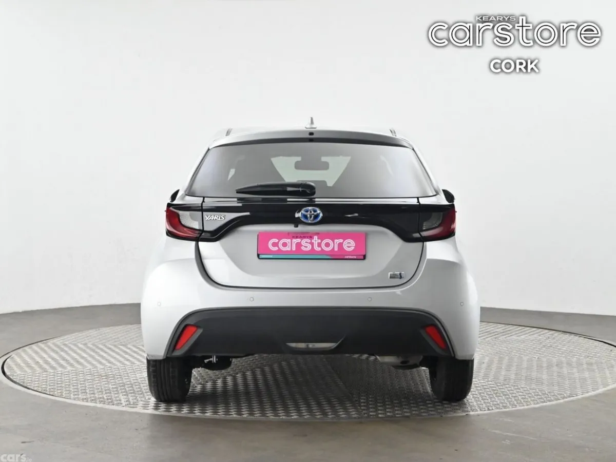 Toyota Yaris Hatchback, Petrol Hybrid, 2021, Silver