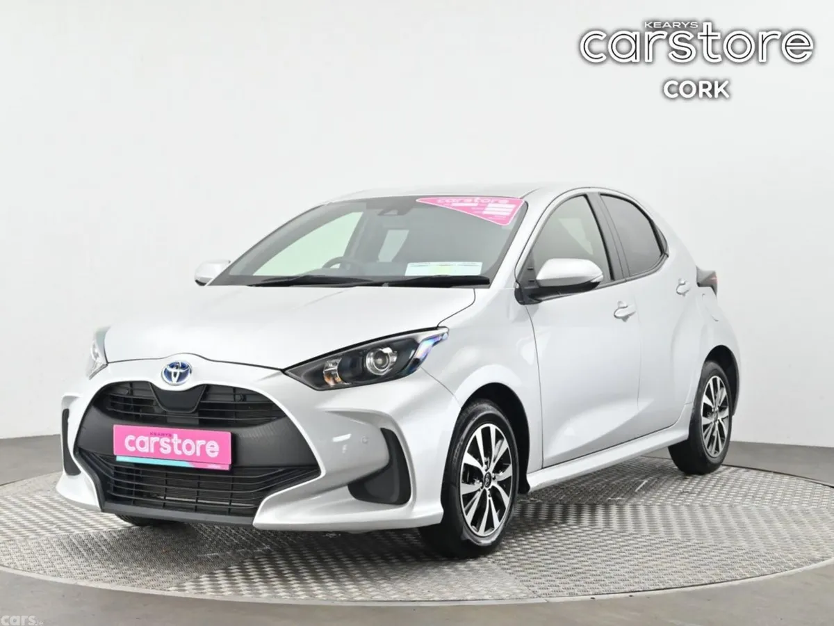 Toyota Yaris Hatchback, Petrol Hybrid, 2021, Silver
