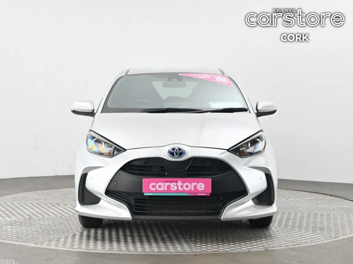 Toyota Yaris Hatchback, Petrol Hybrid, 2021, Silver