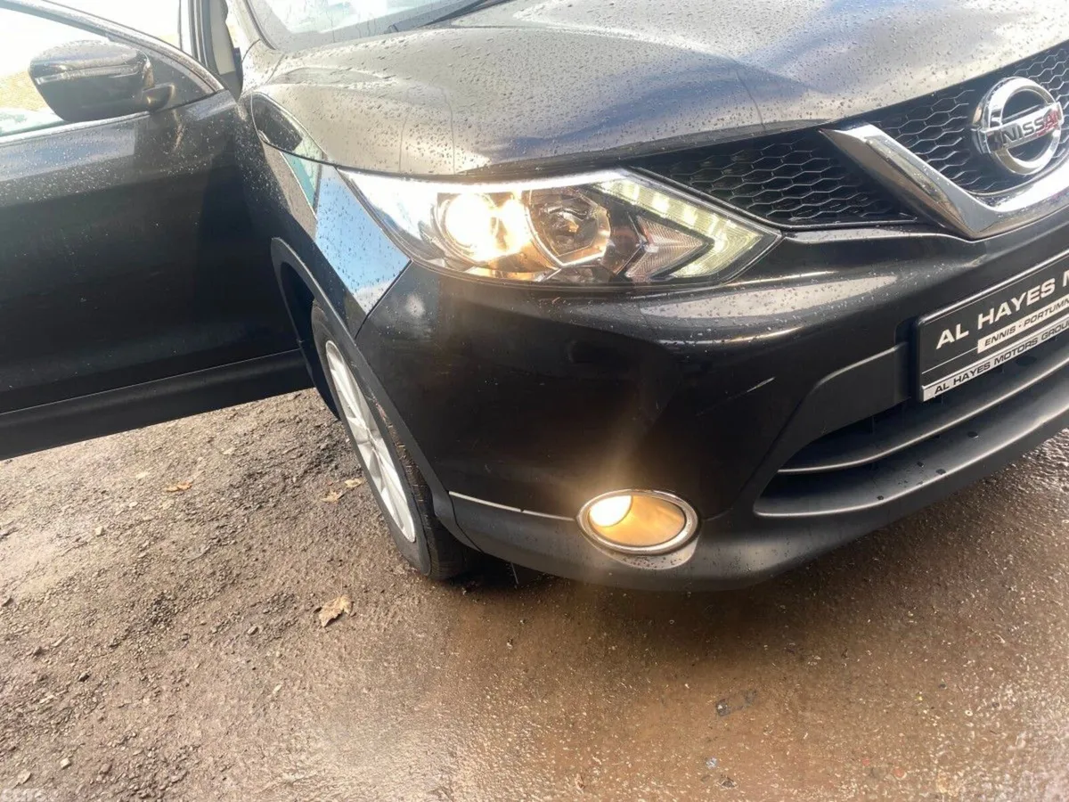 Nissan Qashqai SUV, Diesel, 2016, Black