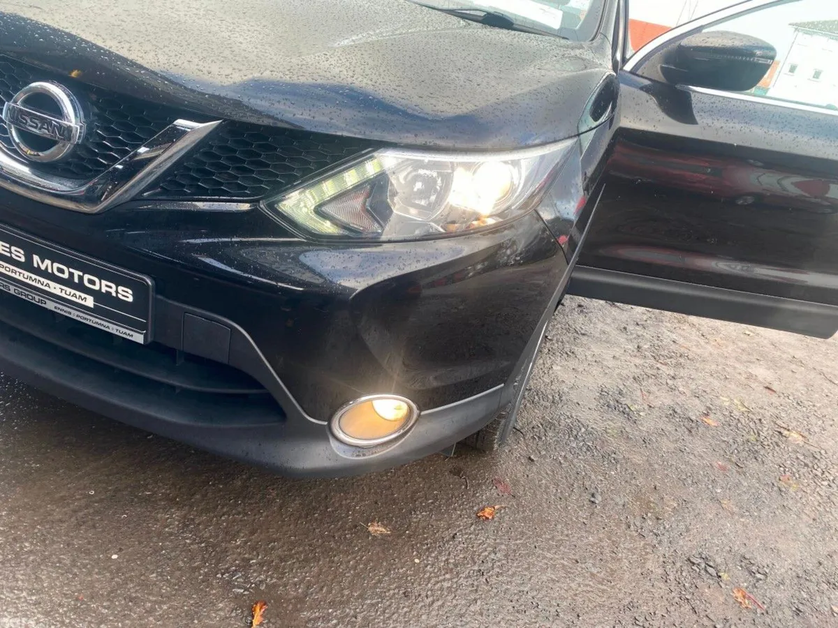 Nissan Qashqai SUV, Diesel, 2016, Black