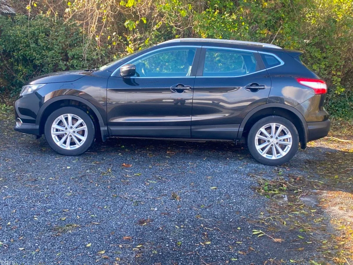 Nissan Qashqai SUV, Diesel, 2016, Black
