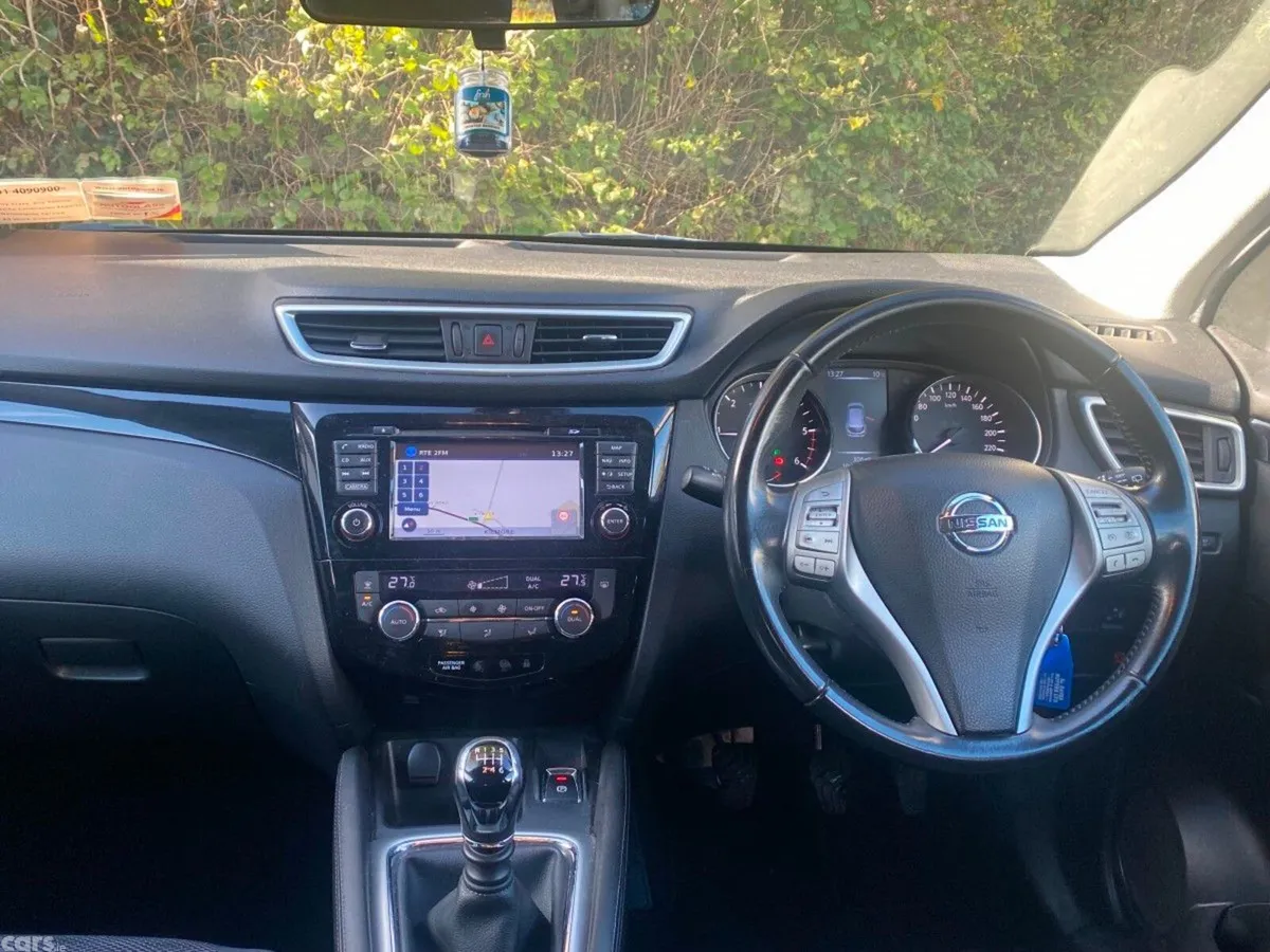 Nissan Qashqai SUV, Diesel, 2016, Black