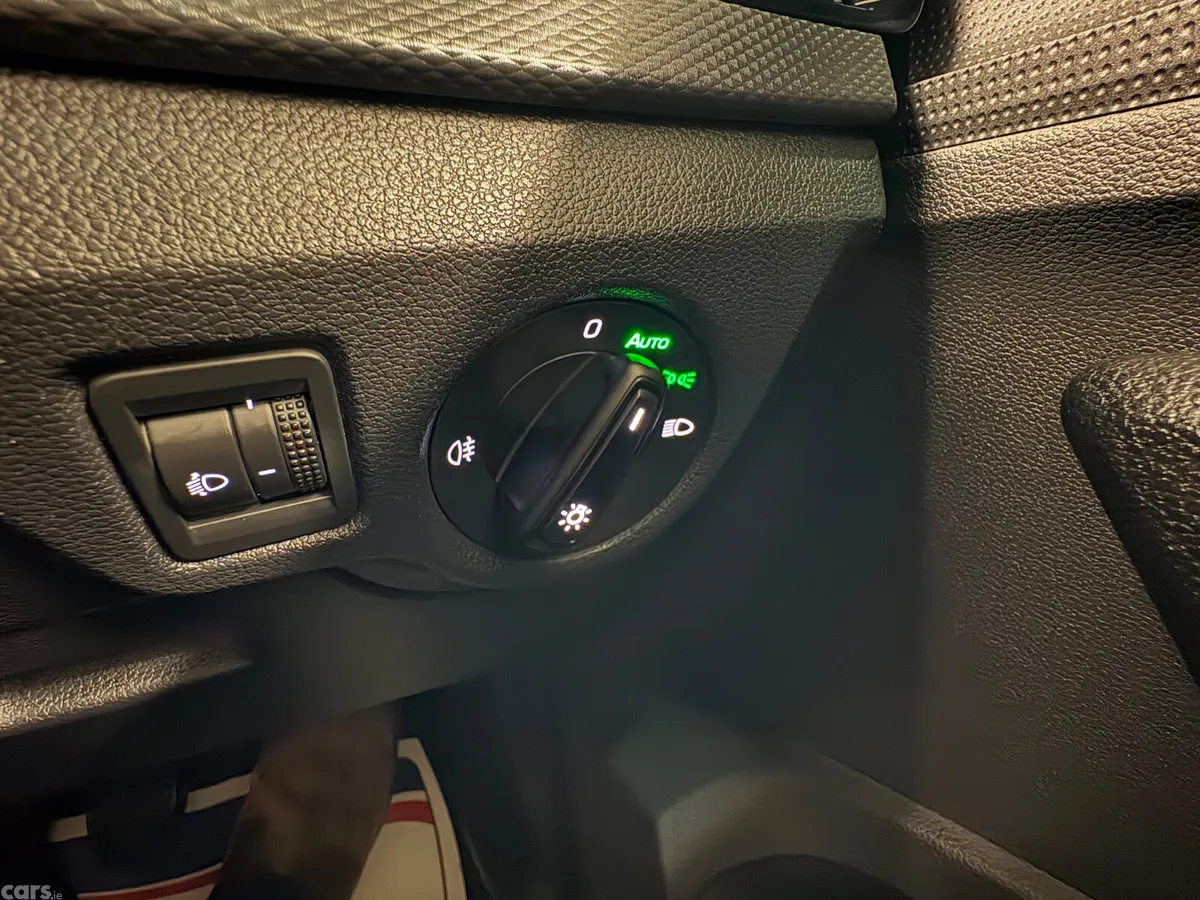 Skoda Kamiq SUV, Petrol, 2021, White
