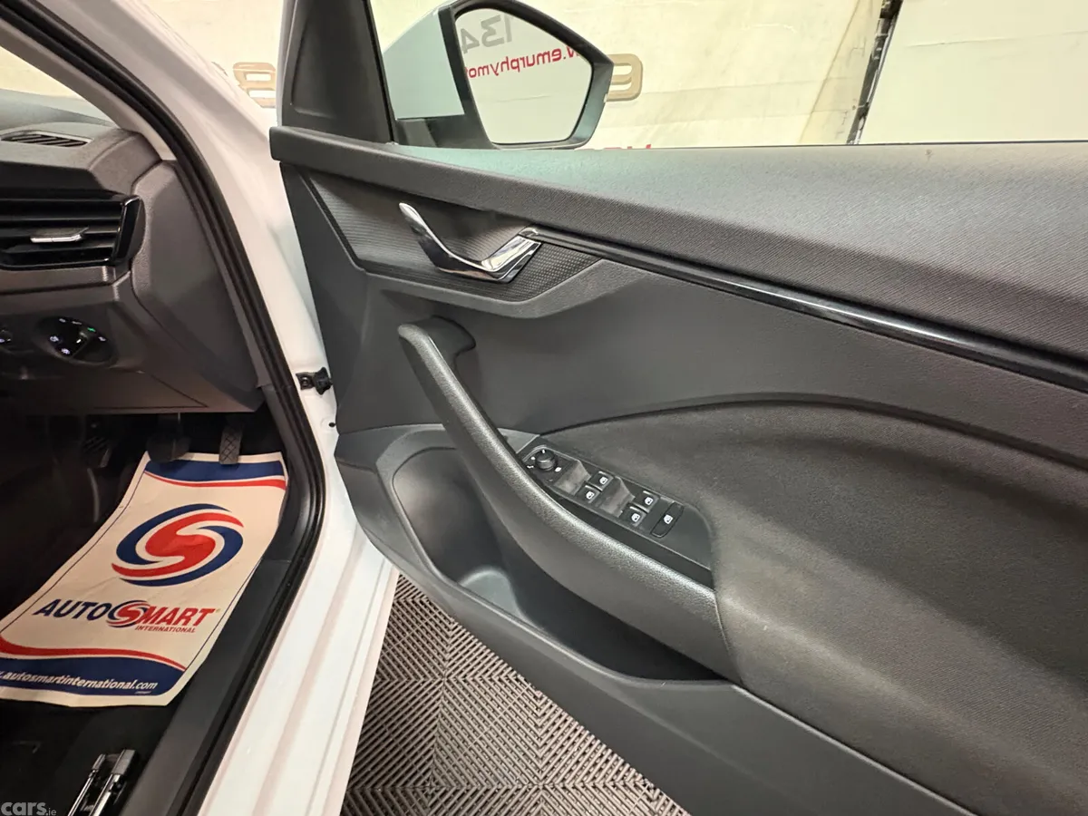 Skoda Kamiq SUV, Petrol, 2021, White
