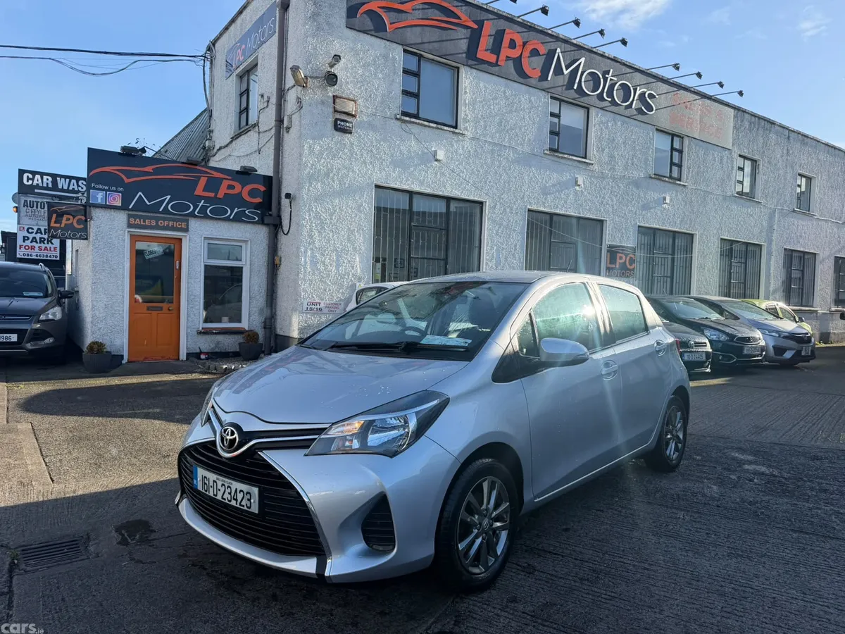 Toyota Yaris Hatchback, Petrol, 2016, Silver