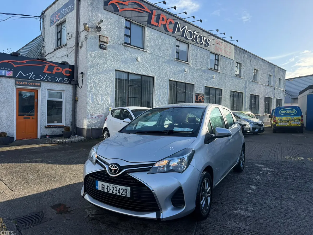 Toyota Yaris Hatchback, Petrol, 2016, Silver