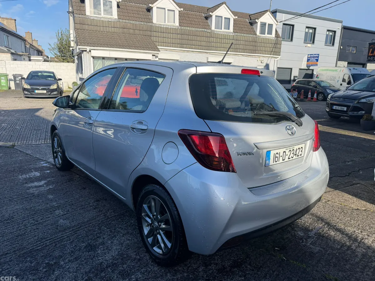 Toyota Yaris Hatchback, Petrol, 2016, Silver