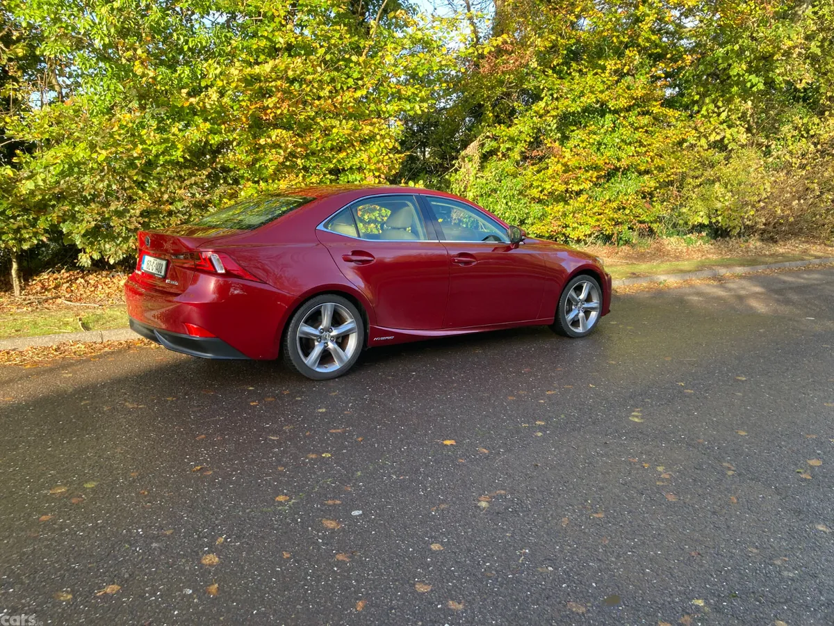 Lexus IS Saloon, Petrol Hybrid, 2016, Red