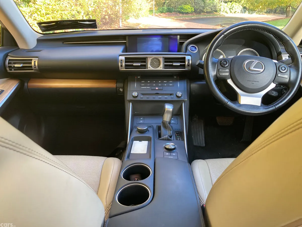 Lexus IS Saloon, Petrol Hybrid, 2016, Red