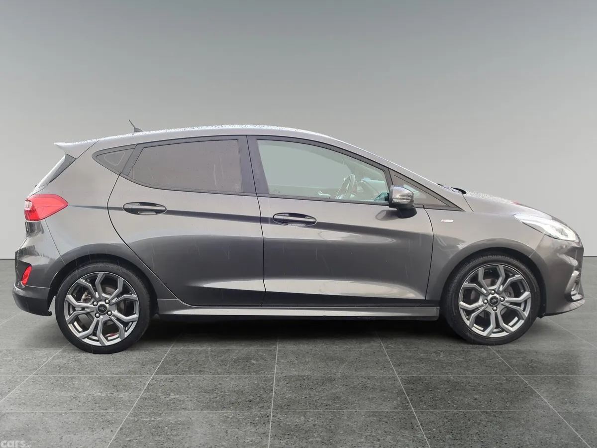 Ford Fiesta Hatchback, Petrol, 2018, Grey