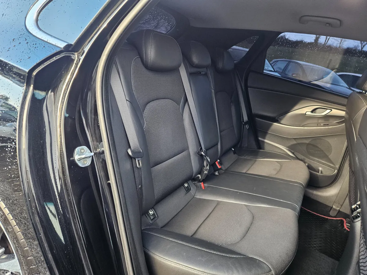 Hyundai i30 Hatchback, Petrol, 2018, Black