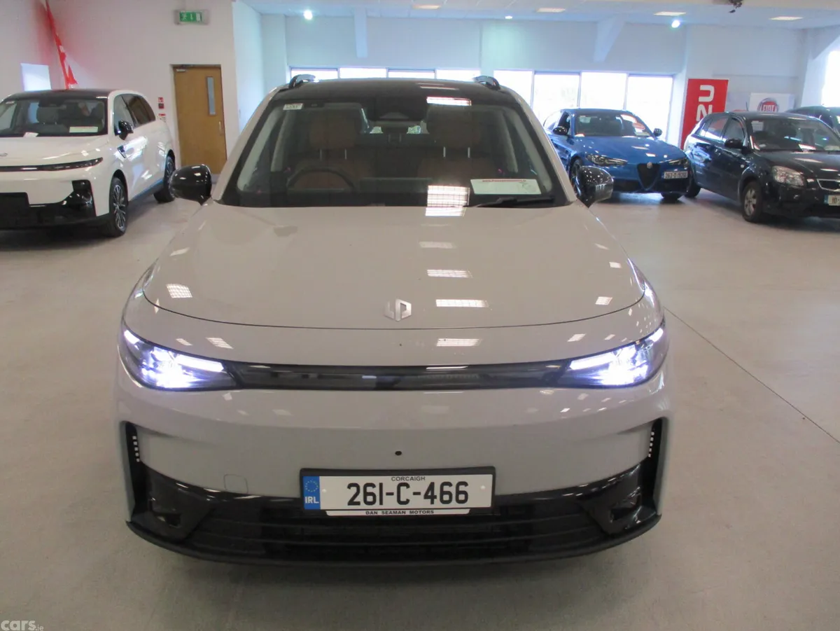 Leapmotor C10 Hatchback, Petrol Plug-in Hybrid, 2026, Grey