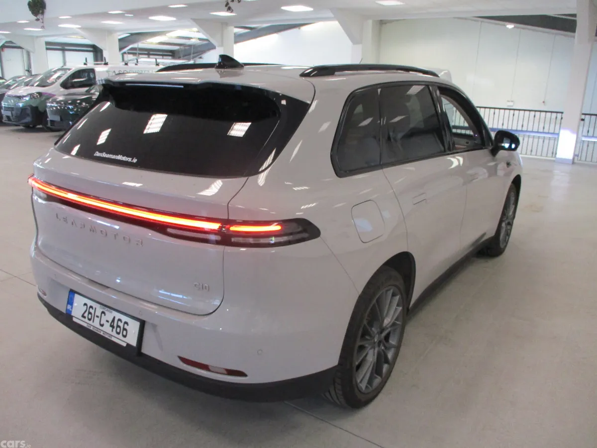 Leapmotor C10 Hatchback, Petrol Plug-in Hybrid, 2026, Grey