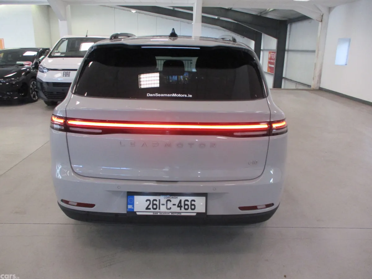 Leapmotor C10 Hatchback, Petrol Plug-in Hybrid, 2026, Grey