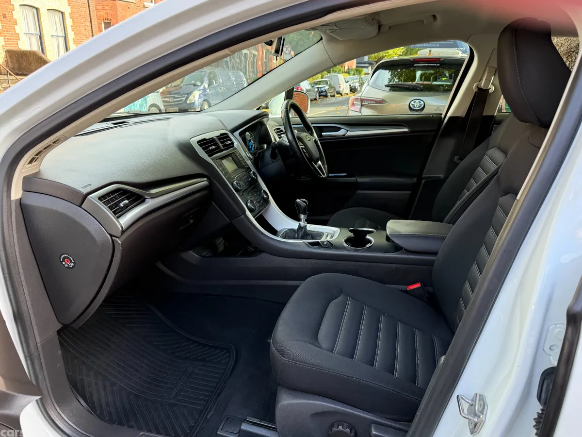 Ford Mondeo Hatchback, Diesel, 2017, White