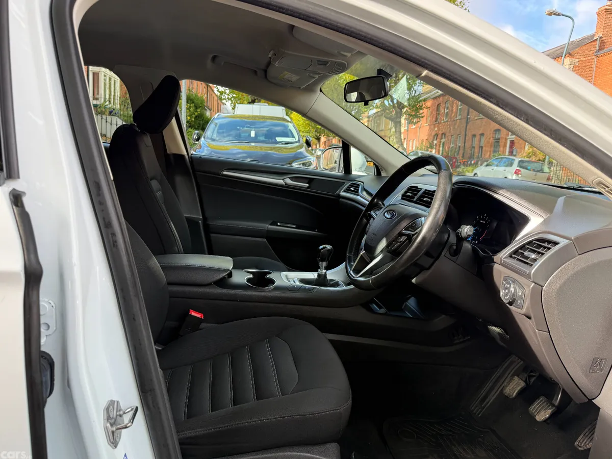 Ford Mondeo Hatchback, Diesel, 2017, White