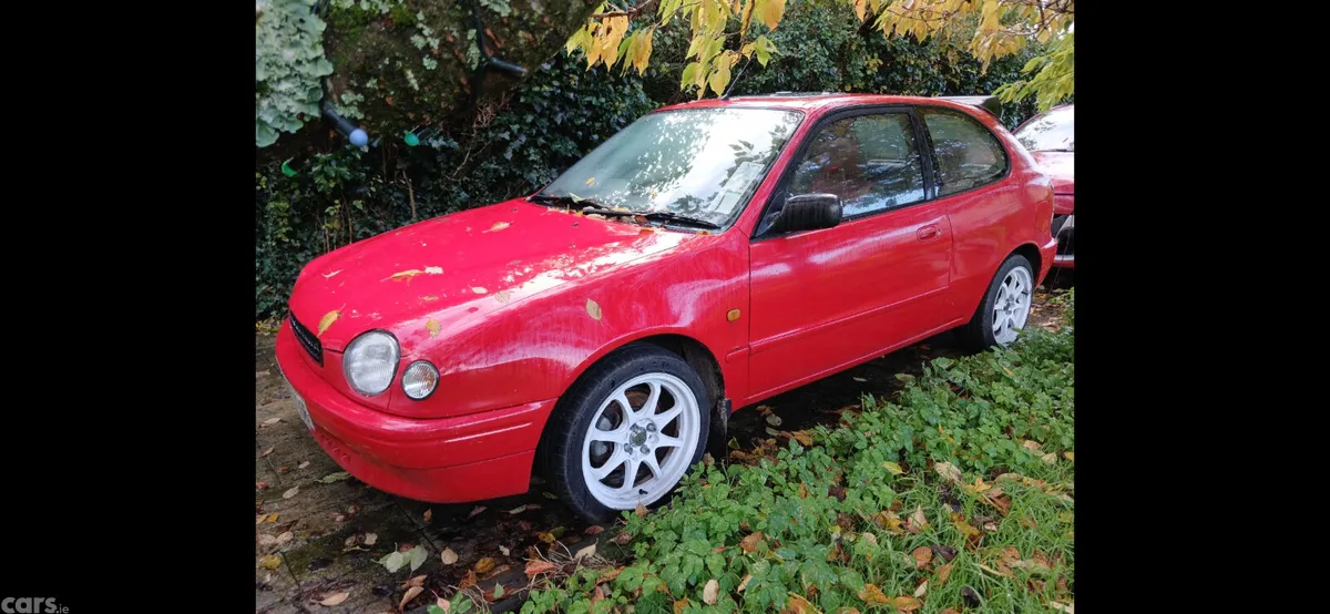 Toyota Corolla Hatchback, Petrol, 1999, Red