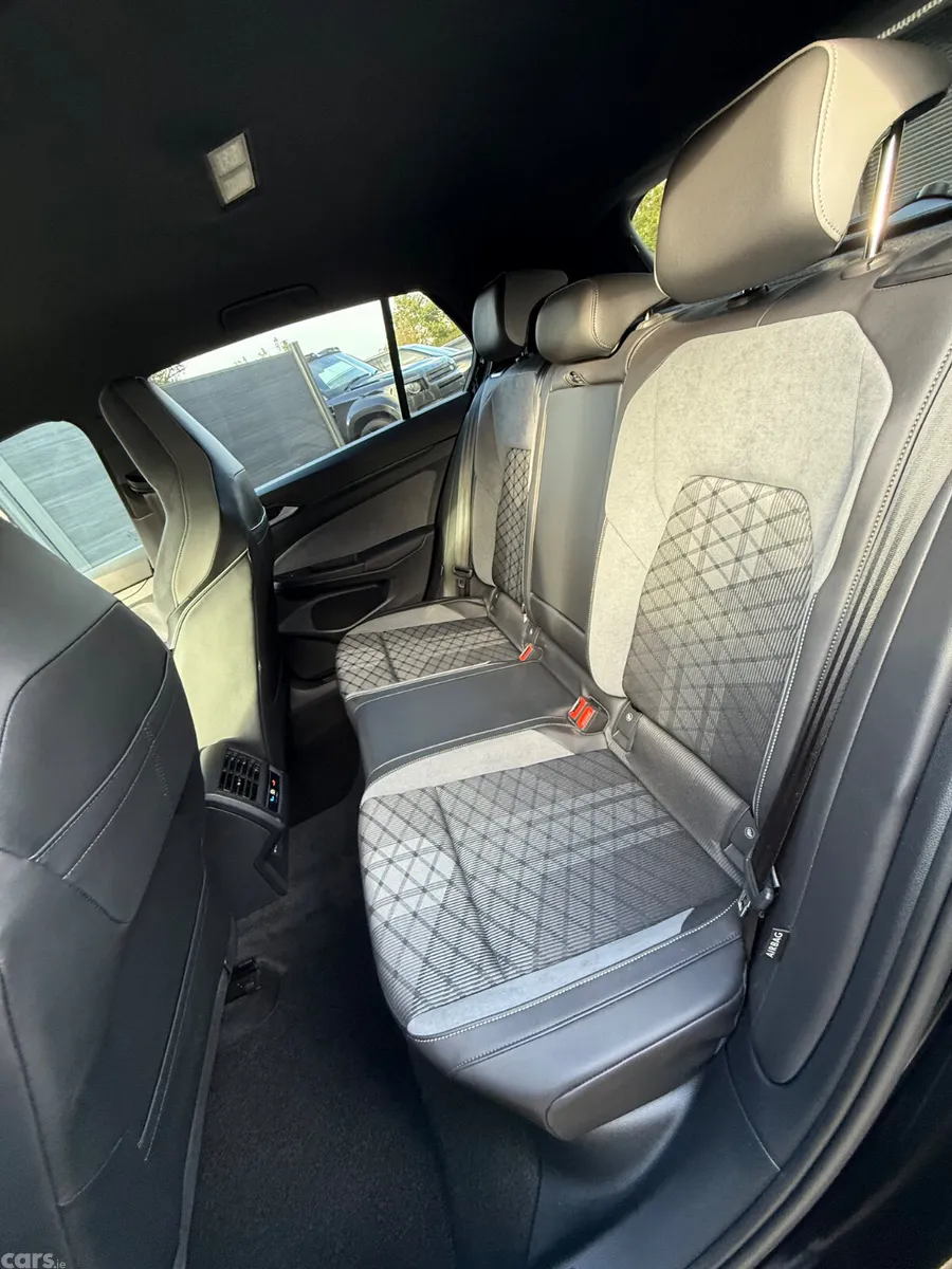 Volkswagen Golf Hatchback, Diesel, 2023, Black