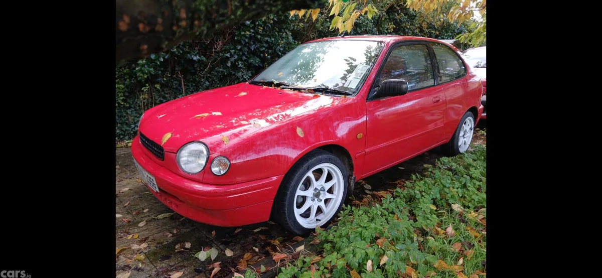 Toyota Corolla Hatchback, Petrol, 1999, Red