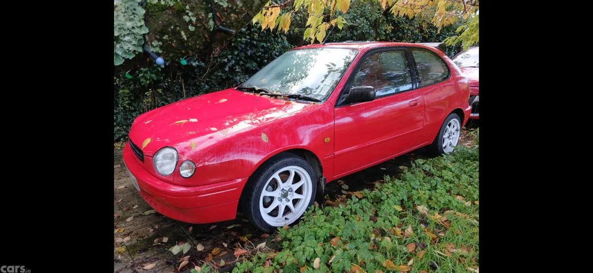Toyota Corolla Hatchback, Petrol, 1999, Red