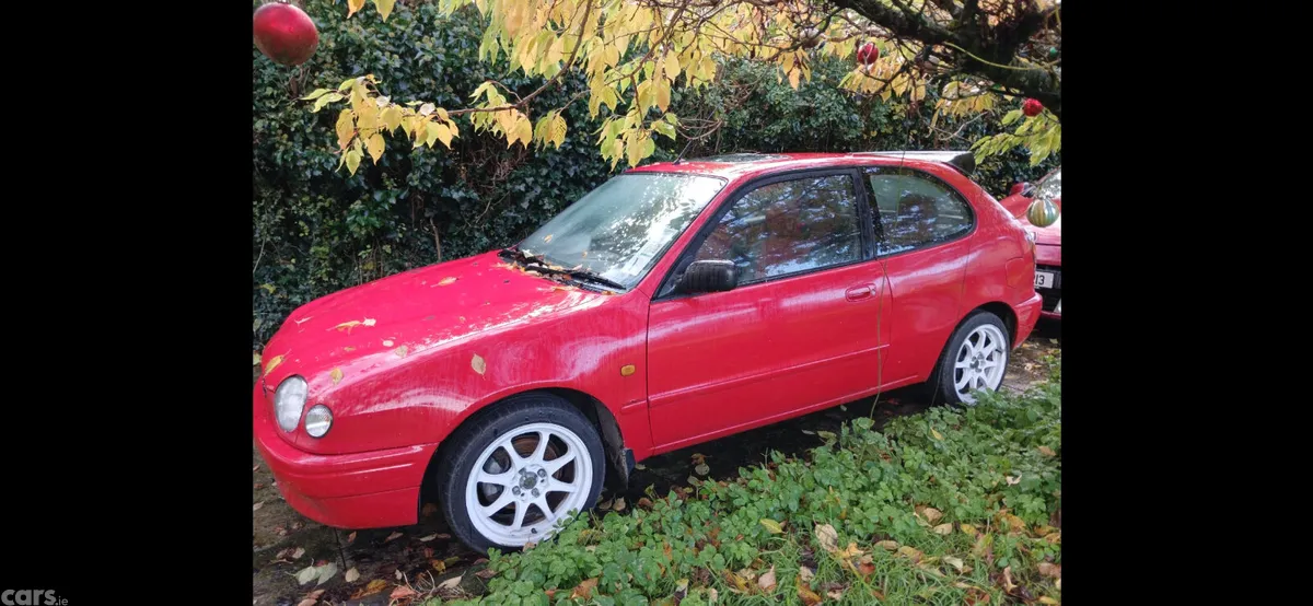 Toyota Corolla Hatchback, Petrol, 1999, Red